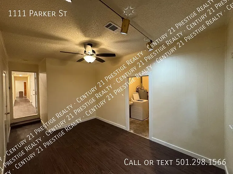 1111 Parker St — Photo 17