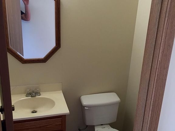 First floor 1/2 bath