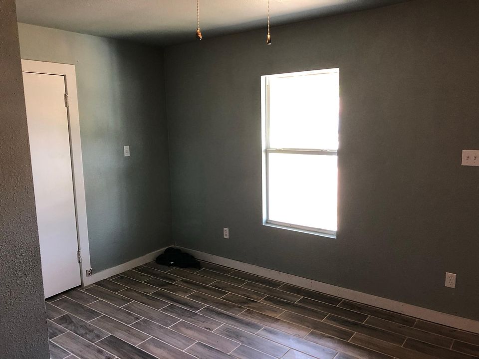 1512 N Esplanade St Cuero TX Zillow Apartments for Rent in Cuero