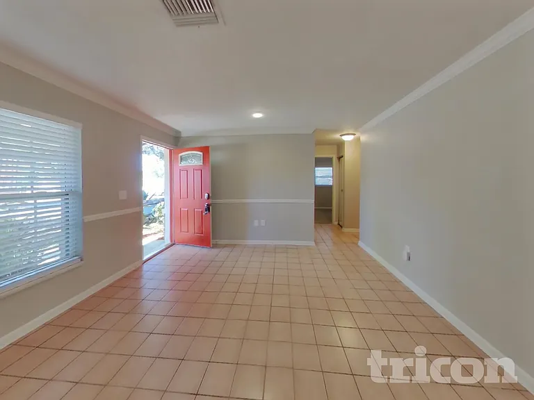 202 Faithway Dr — Photo 3