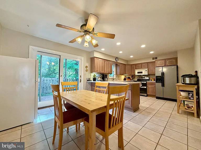 7911 Yancey Dr — Photo 11