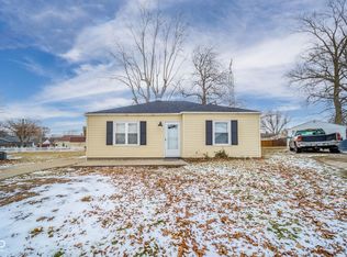 1904 E Greenlawn Ct, Muncie, IN 47302