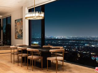 8650 Franklin Ave, Los Angeles, CA 90069