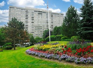 50 Elm Dr E #1209, Mississauga, ON L5A 3X2