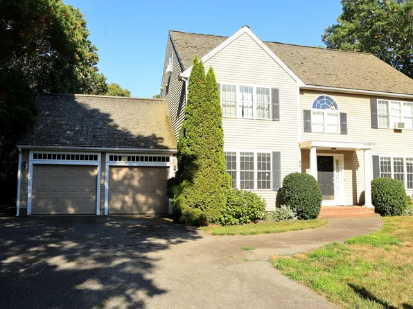 94 Thornberry Circle, Mashpee, MA 02649