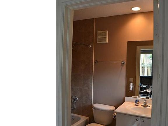 4th image of 719 SW 4th Ave #7