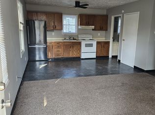 558 Andover Rd, Anderson, IN 46013