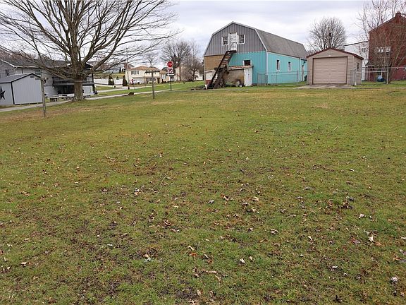 3rd image of 130 Cedar Ave