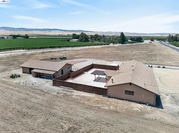 4260 W Kenner Rd, Tracy, CA 95304