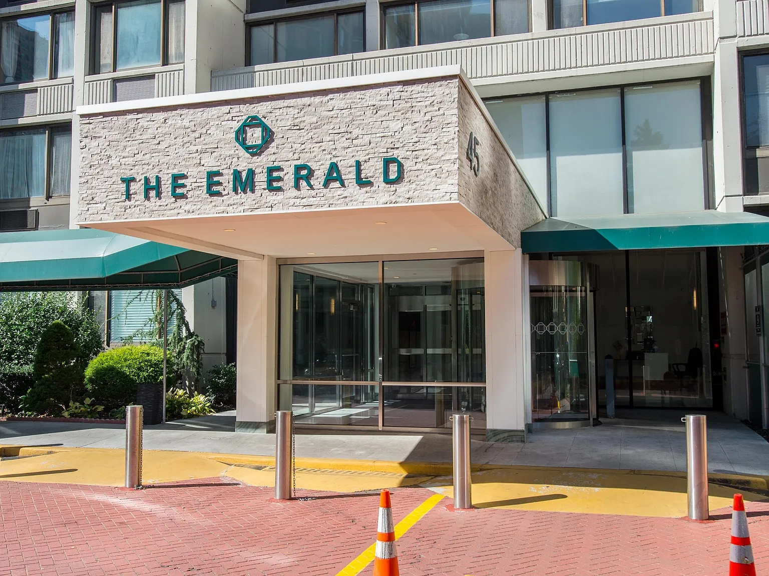 The Emerald — Photo 2