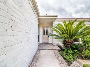16602 Oxnard Ln, Friendswood, TX 77546