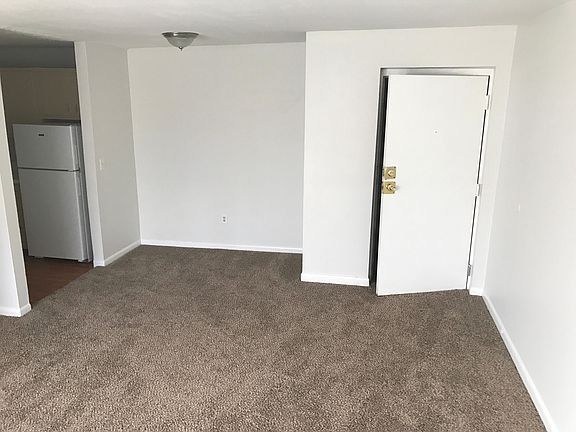 4th image of 40 Cumberland Dr APT B3