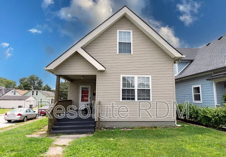 743 Cottage Ave — Photo 1