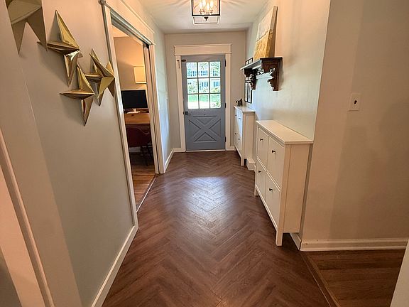 4th image of 1349 Sweet Briar Rd