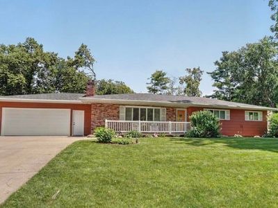 2626 Neola St, Cedar Falls, IA, 50613