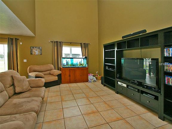 5th image of 1572 Tiverton Blvd