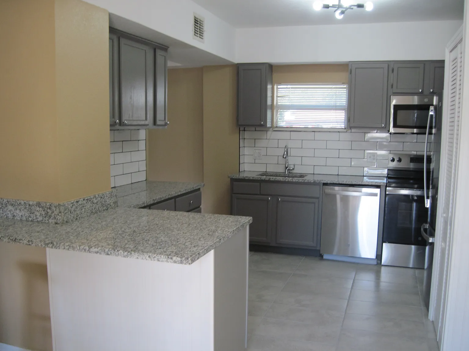 3123 Lawrence St — Photo 4