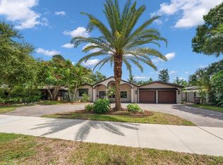 1621 Indian Rocks Rd, Belleair, FL 33756