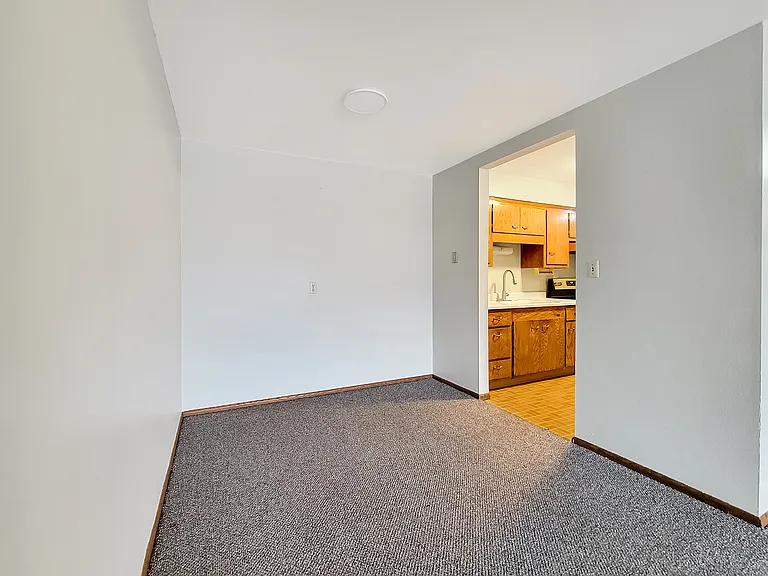 5510 58th Ave #7 — Photo 4