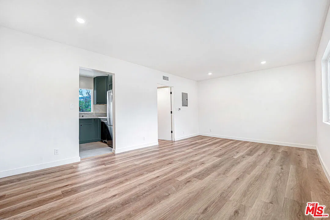 Studio, 1.0 bath, 350 sqft, $2,700 — Photo 2