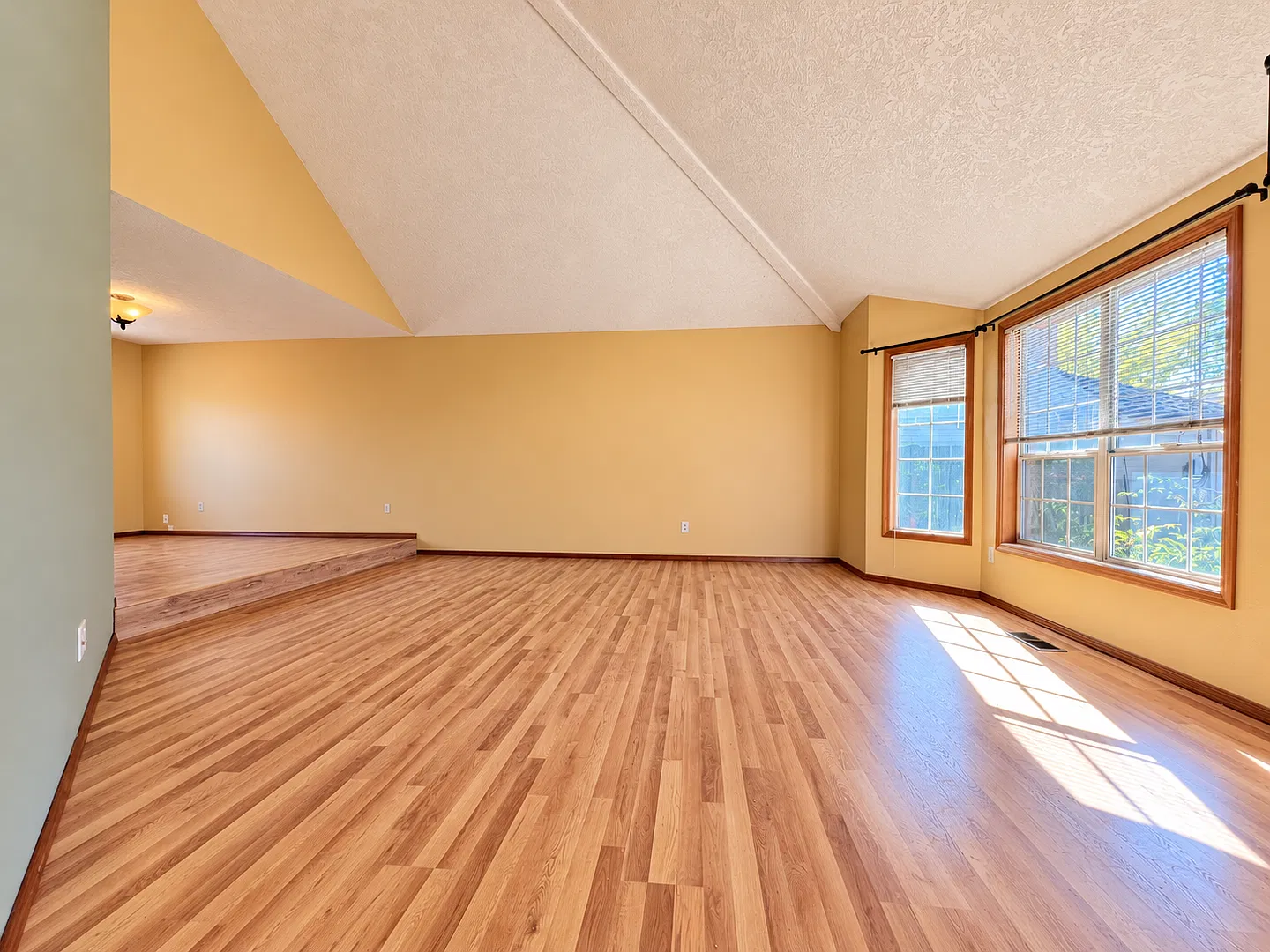 Bethany Single Family Home — Photo 3