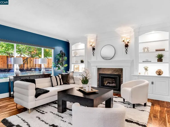 30 Mount Emory Ct, Clayton, CA 94517