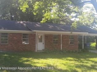 5770 Laurie Dr, Horn Lake, MS 38637