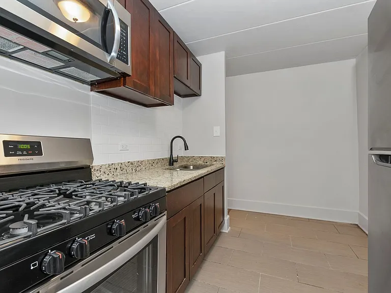 6603 S Rhodes Ave — Photo 12