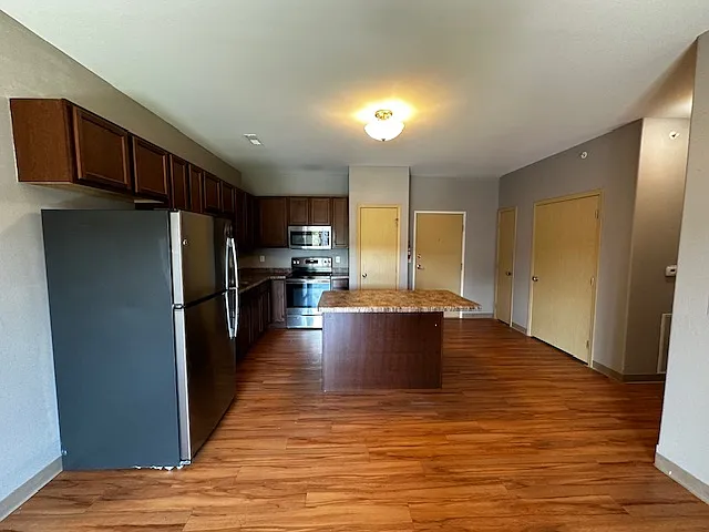 3 bed, 1307 sqft, $2,700 — Photo 4