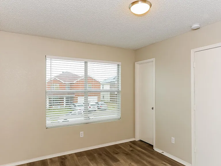 8304 Cutter Hill Ave — Photo 17