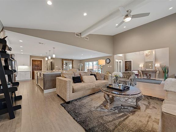 5th image of 9948 Lakemont Dr