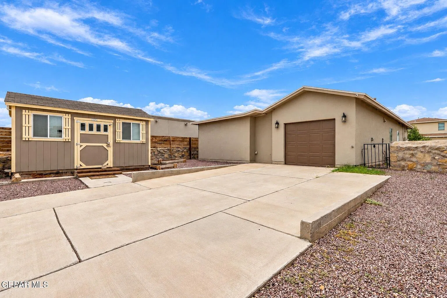 3 bed, 2.0 bath, 1351 sqft, $1,750 — Photo 3