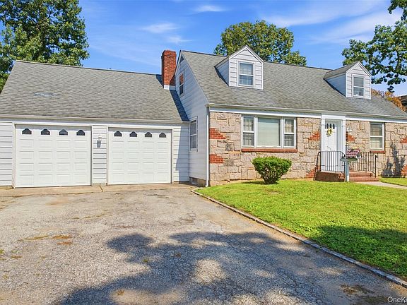 3rd image of 573 Grove Place