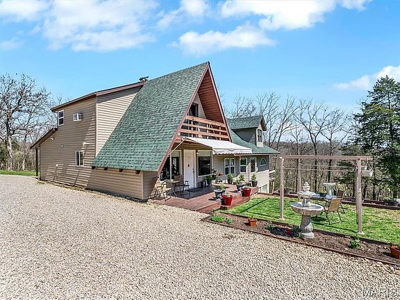 2nd image of 673 Country Acres Ln