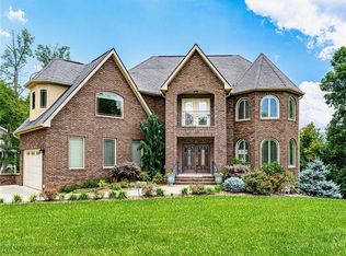 4 Governor Thomson Ter, Weaverville, NC 28787