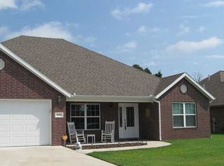 8005 Overland Dr, Siloam Springs, AR 72761