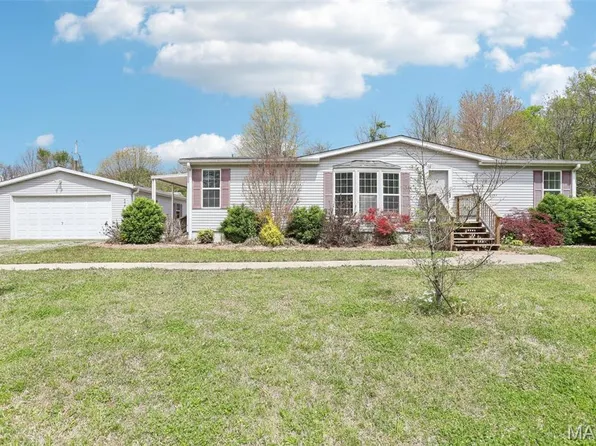 21839 Dove Ln, Carlyle, IL 62231