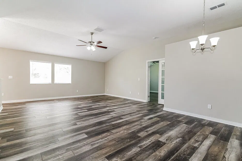 4 bed, 2.0 bath, 2164 sqft, $4,490 — Photo 3