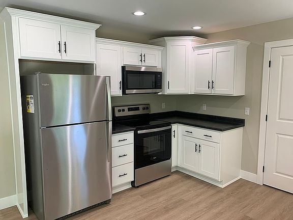 4th image of 411 Louise Dr