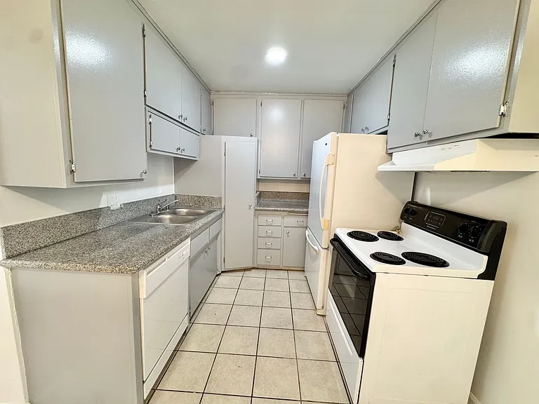 9820 Exposition Blvd — Photo 6