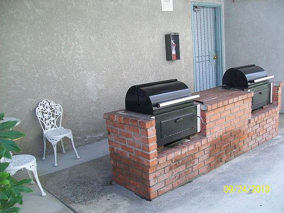 BRICK BBQ'S