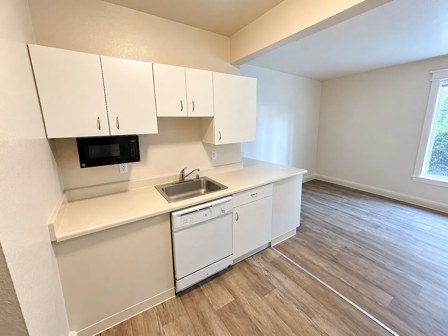 Zindorf Apartments — Photo 3