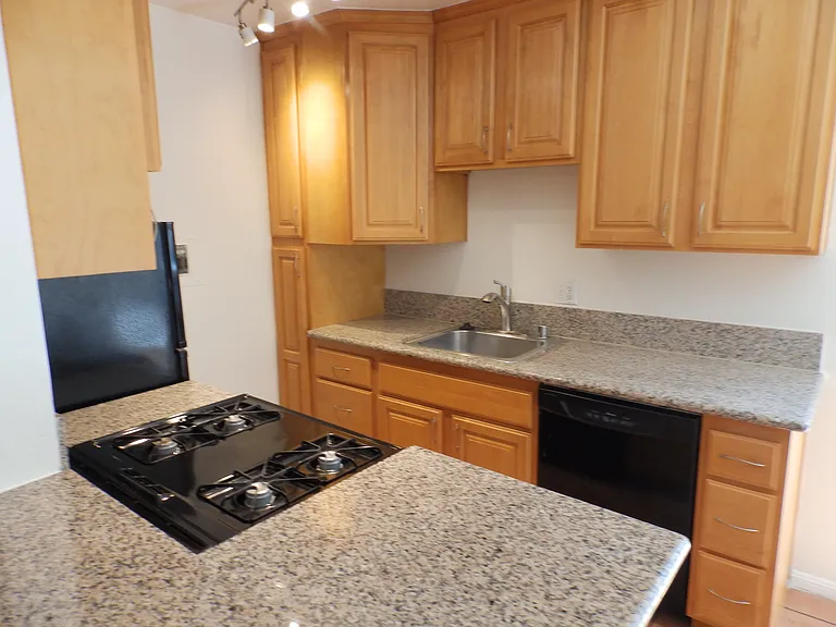 11930 Louise Ave #6 — Photo 10