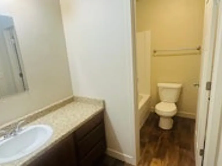 220 N 750 E — Photo 12