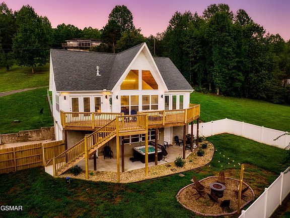 2nd image of 3885 Katelyns Ln