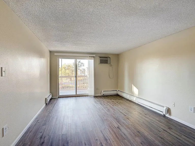 Arvada Court Apartments — Photo 15