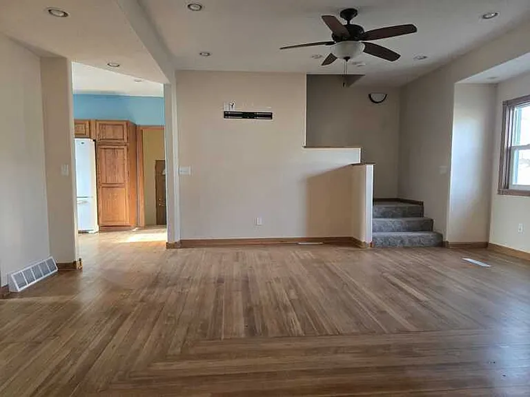 312 W 9th St — Photo 13