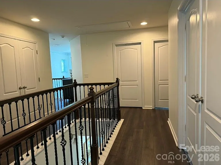 6503 Manitoba Ln — Photo 8