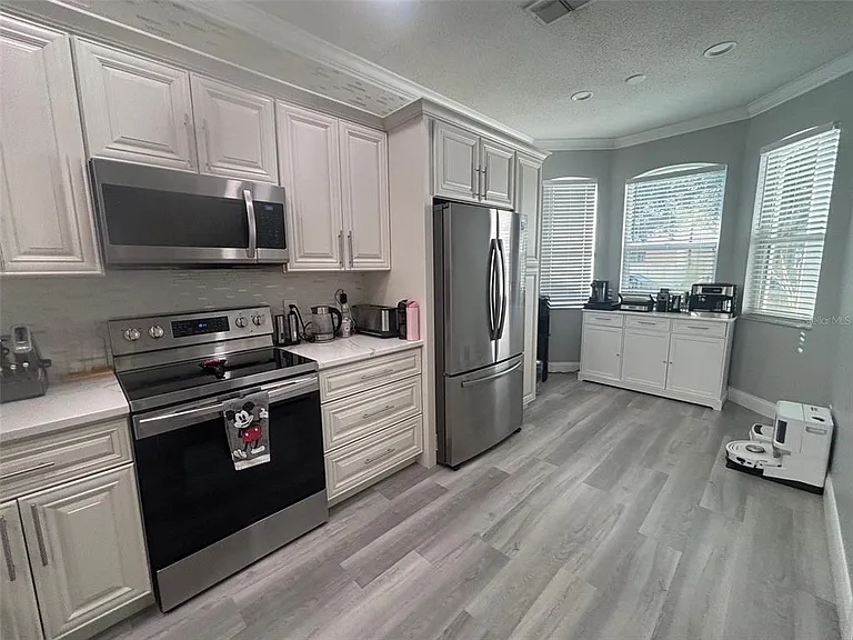 5028 Olde Kerry Dr — Photo 4