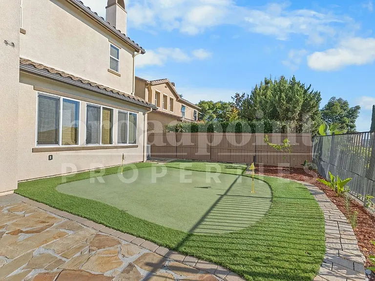 1672 N Las Flores Dr — Photo 37